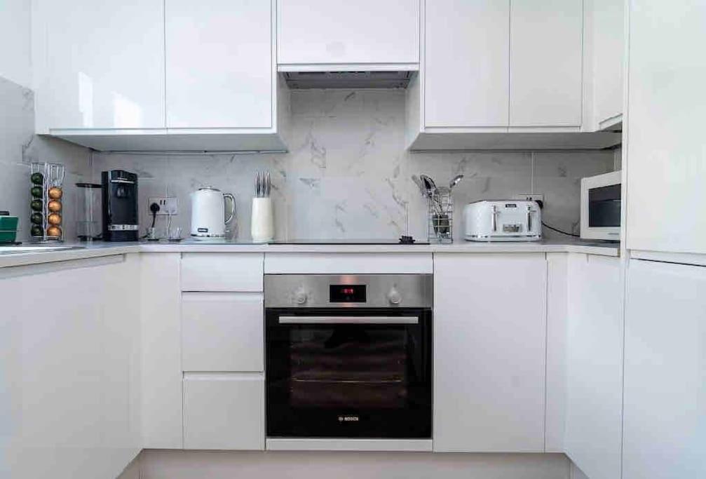 Lovely 4 Bed House Central Μπόρνμουθ Εξωτερικό φωτογραφία